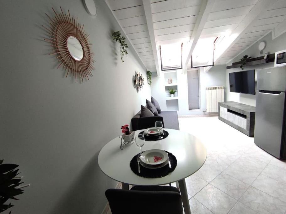 Free Parking Tiny House Wifi Netflix 15 Minuti Dal Duomo Appartement Milaan Buitenkant foto