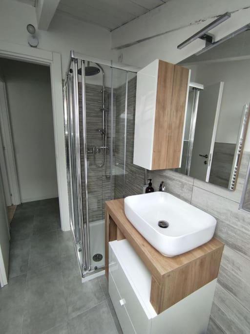 Free Parking Tiny House Wifi Netflix 15 Minuti Dal Duomo Appartement Milaan Buitenkant foto