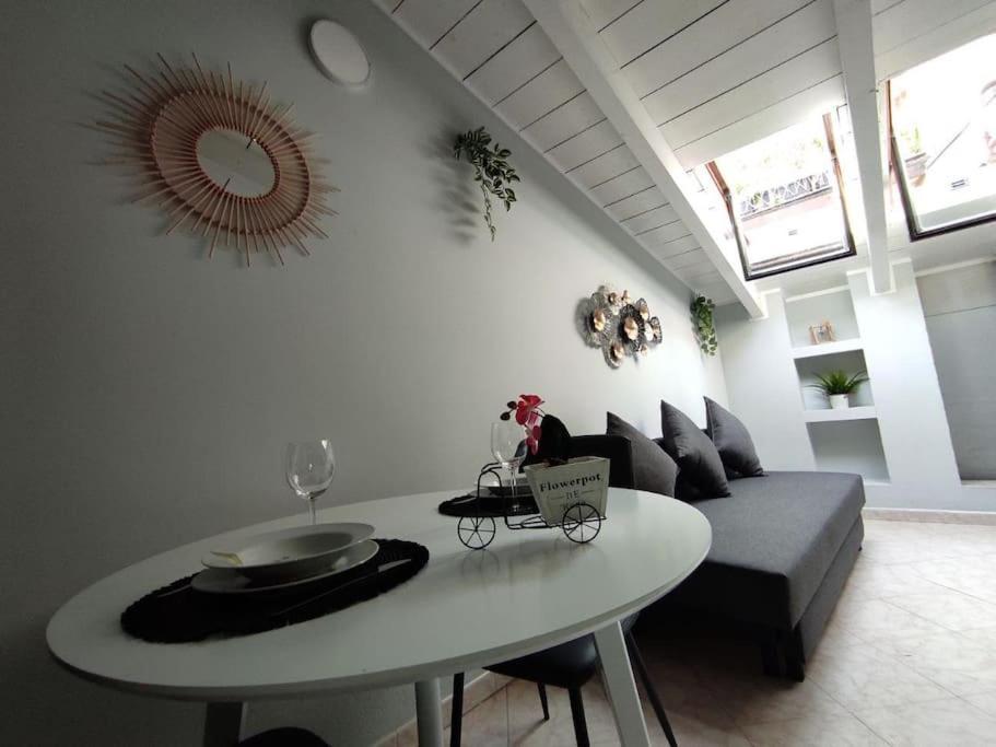 Free Parking Tiny House Wifi Netflix 15 Minuti Dal Duomo Appartement Milaan Buitenkant foto