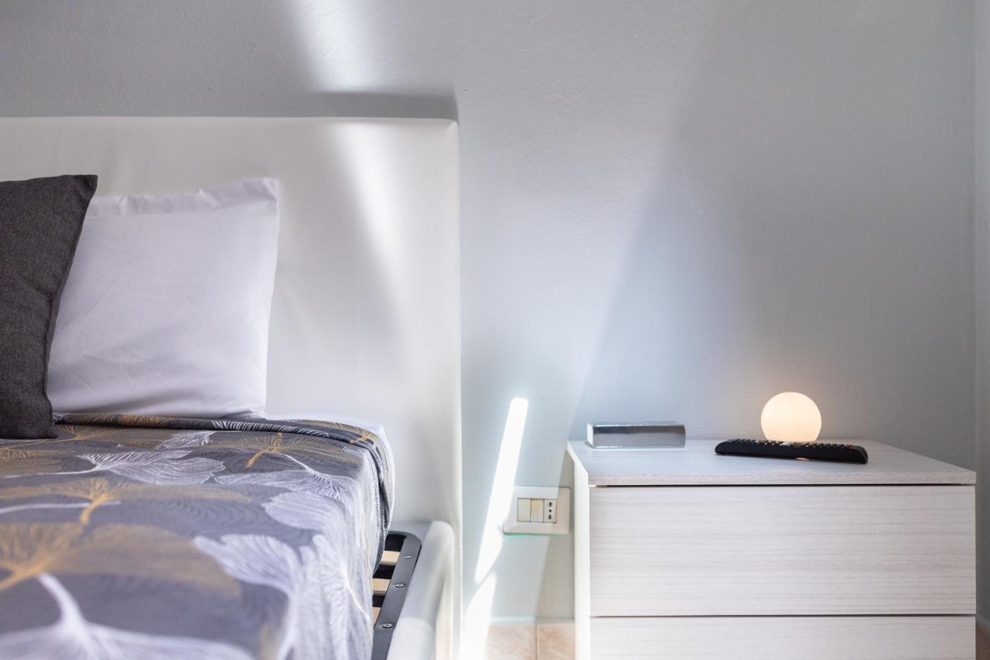 Free Parking Tiny House Wifi Netflix 15 Minuti Dal Duomo Appartement Milaan Buitenkant foto